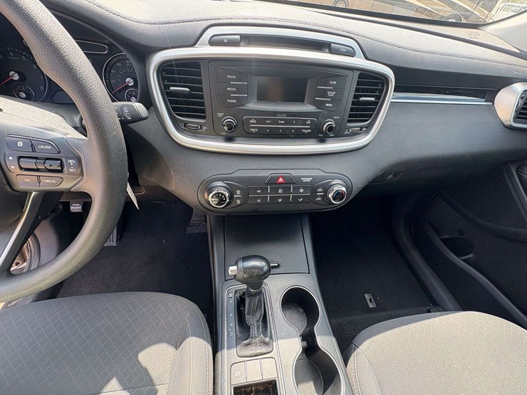 2017-kia-sorento-image-15