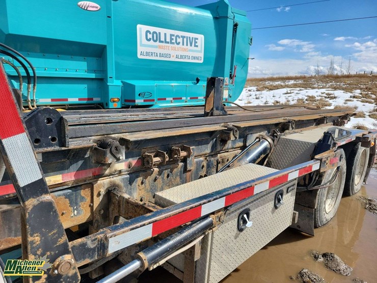 non-operable-2015-kenworth-t4-series-t/a-hook-lift-truck-image-21