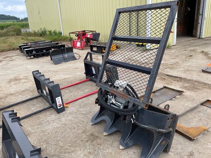 #9773-•-landhonor-hydraulic-logging-winch-skid-steer-attachment-image-1