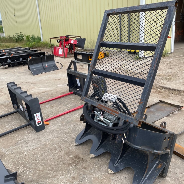 #9773 • Landhonor Hydraulic Logging Winch Skid Steer Attachment