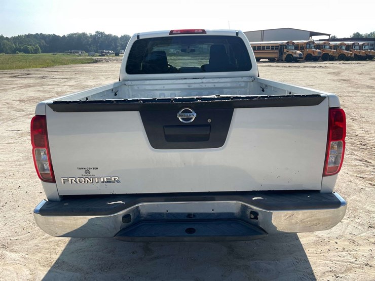 2016-nissan-frontier-image-6