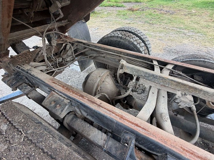 2006-ford-f750-image-31