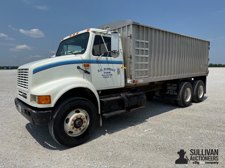 1993-international-8100-image-1