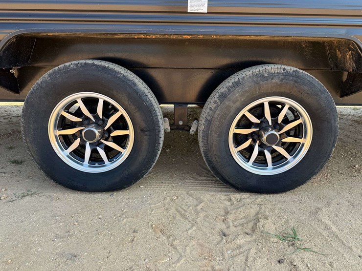 2022-grey-wolf-bumper-pull-camper-image-11