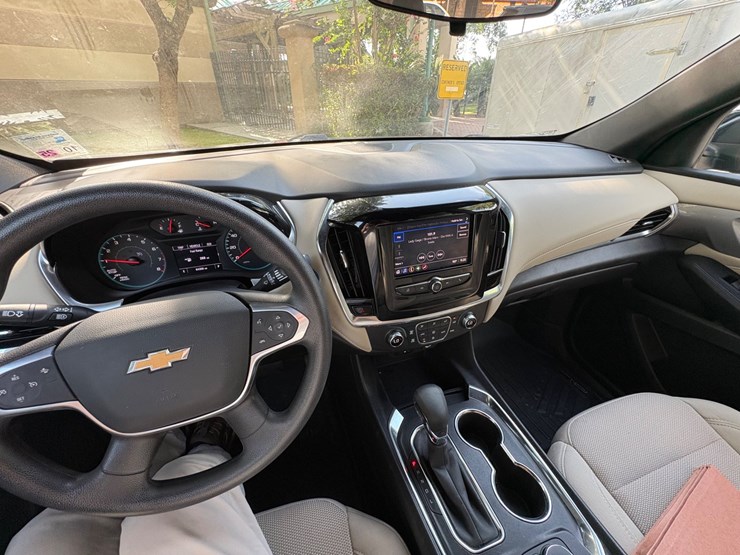 2022-chevrolet-traverse-image-10