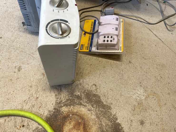 #10128-•-(2)-holmes-electric-heaters-image-2