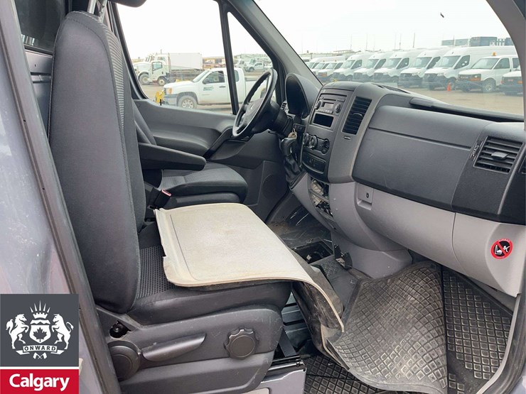 2012-mercedes-benz-sprinter-3500-image-19