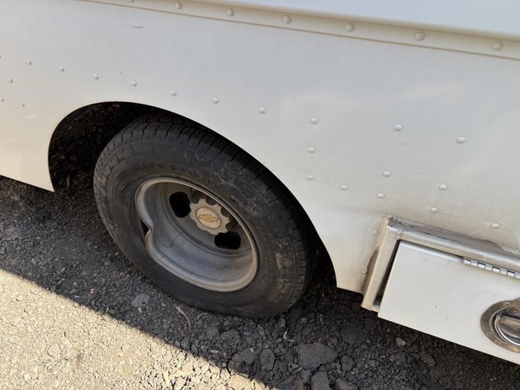 2006-chevrolet-express-g3500-image-14