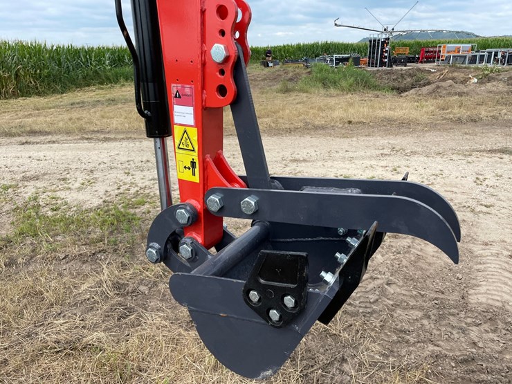 #9736-•-agt-mini-excavator-mx15rx-image-6