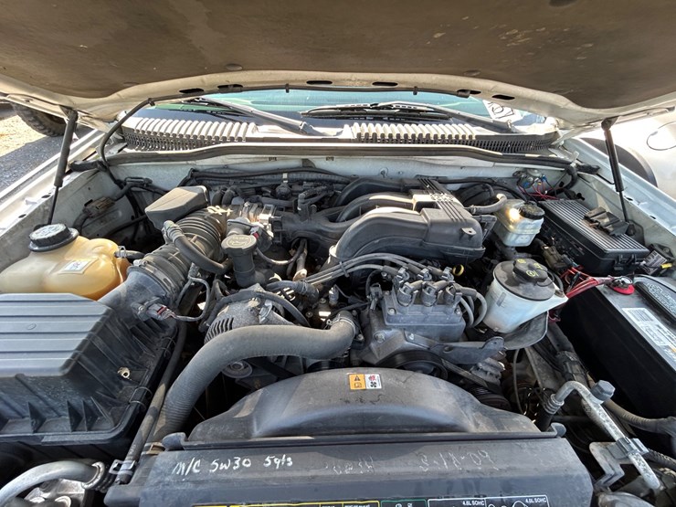 2005-ford-explorer-image-13