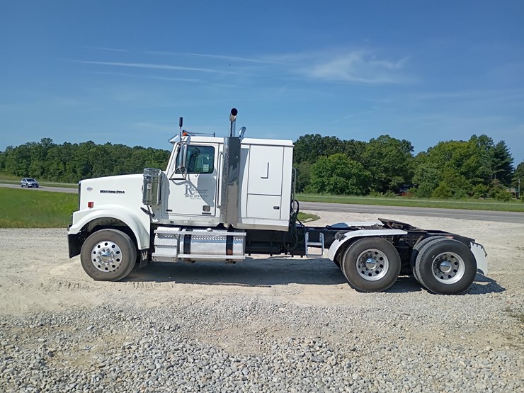 2014-western-star-4900-image-3