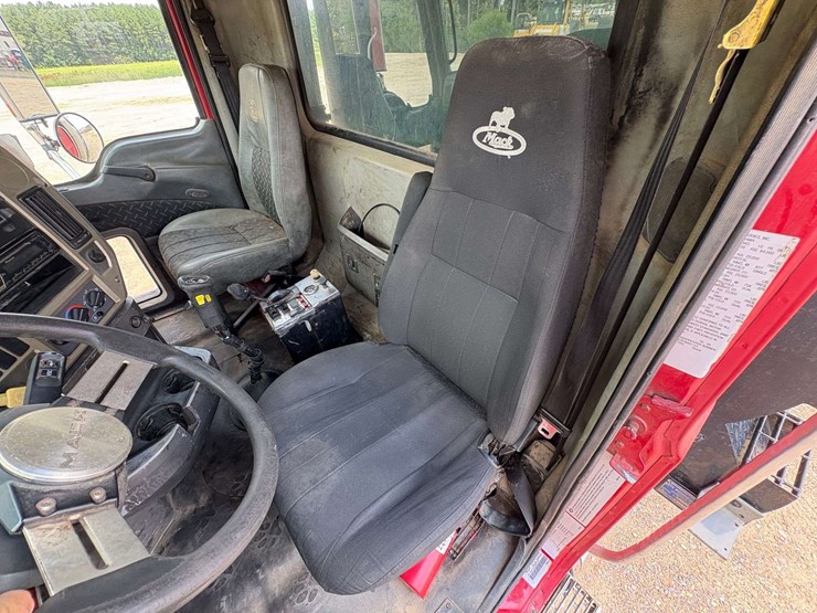 2007-mack-granite-ctp713-image-20