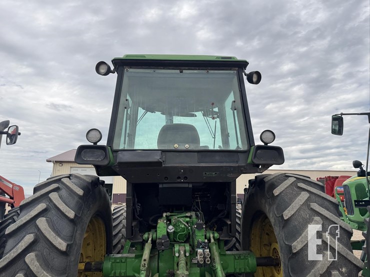 1990-john-deere-4455-image-39