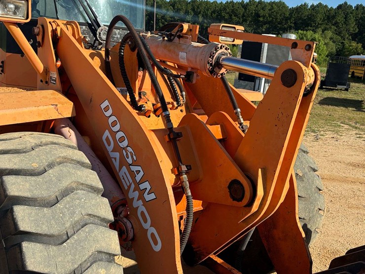 doosan-mega-200-v-image-13