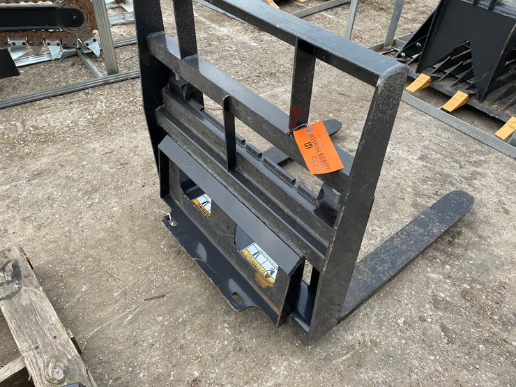 #9785-•-mini-skid-steer-pallet-fork-attachment-image-2