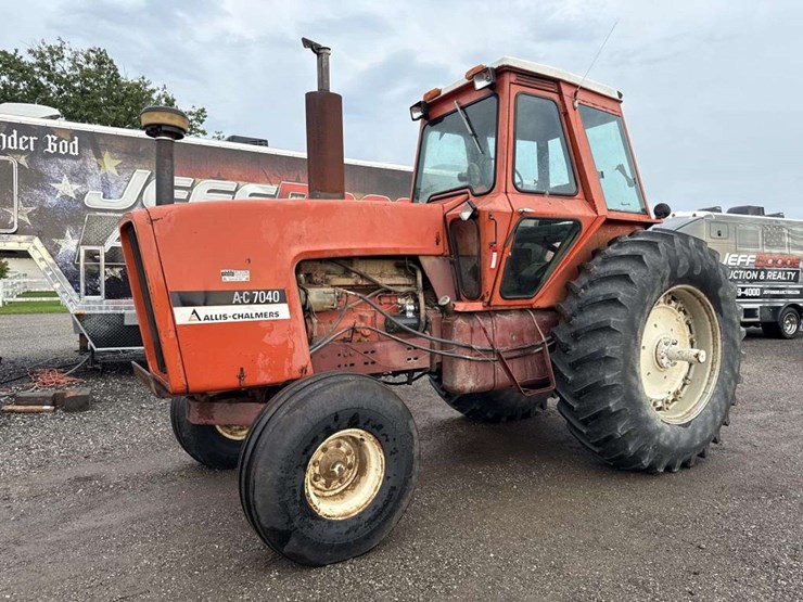 allis-chalmers-7040-image-1