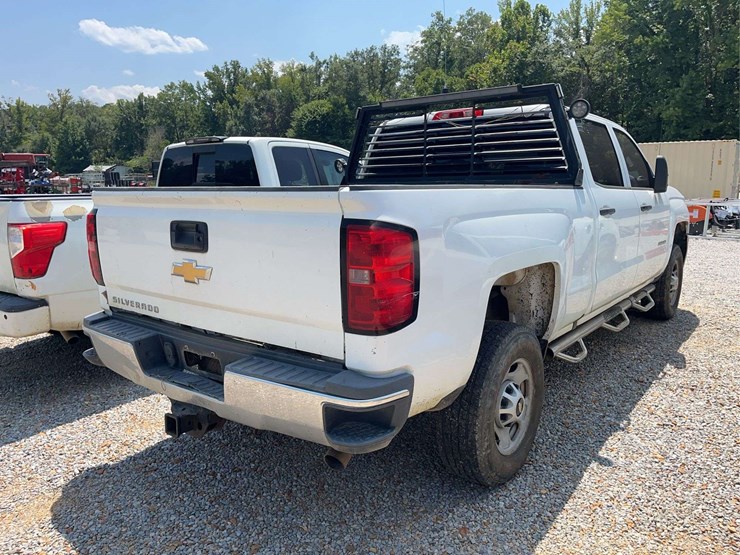 2019-chevrolet-silverado-hd-truck-image-5