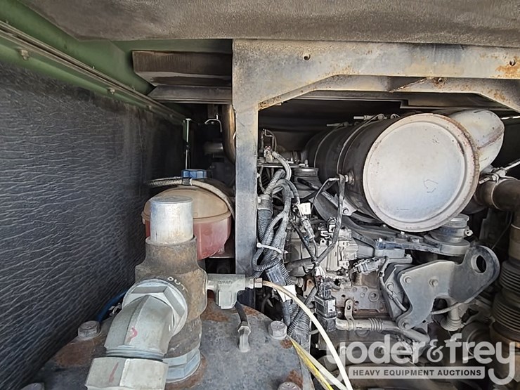 2020-sullair-425-cfm-image-21