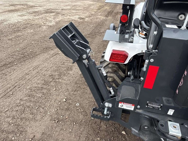bobcat-1021-with-loader-and-12-backhoe-bucket-image-19