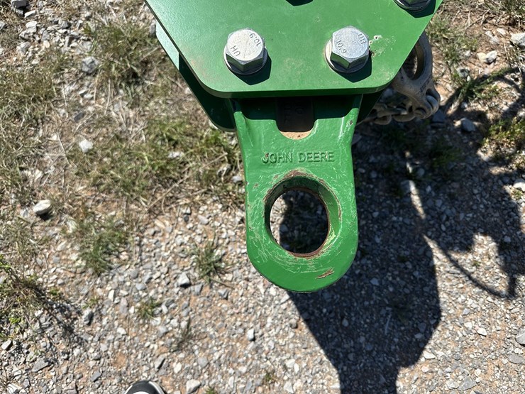 2023-john-deere-2430-image-12