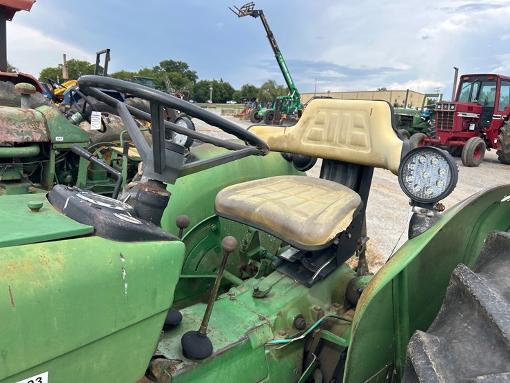 john-deere-820-image-9