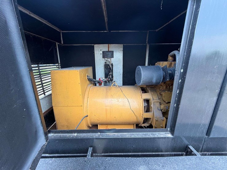 caterpillar-400-kw-image-22