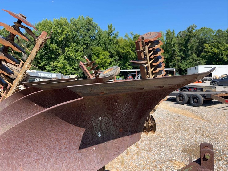 john-deere-3-bottom-flip-plow-image-6