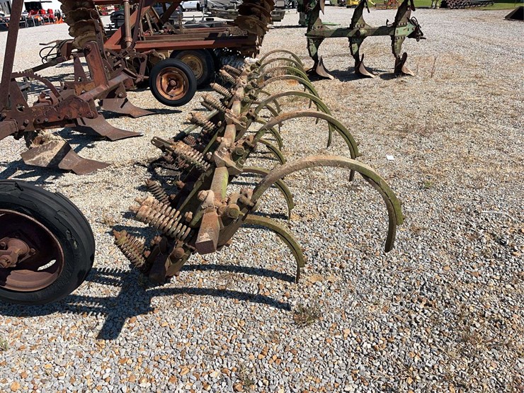 13-tine-3p-john-deere-chisel-plow,-12'-image-2