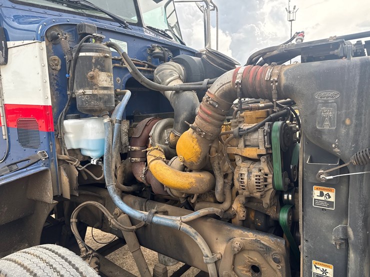 2006-peterbilt-385-image-13