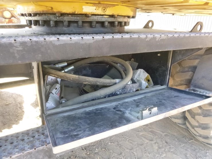 2005-caterpillar-m318c-image-14