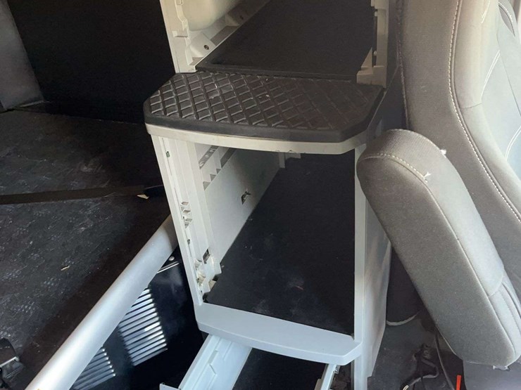 2022-kenworth-t680-image-33