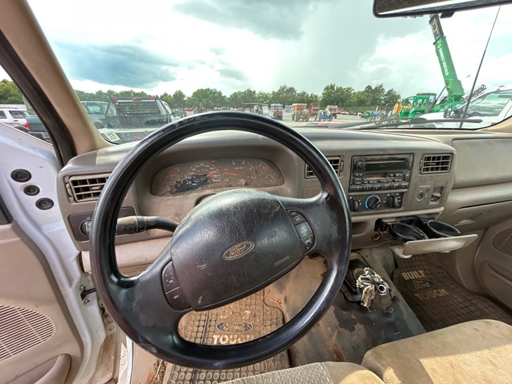 2002-ford-f550-image-11