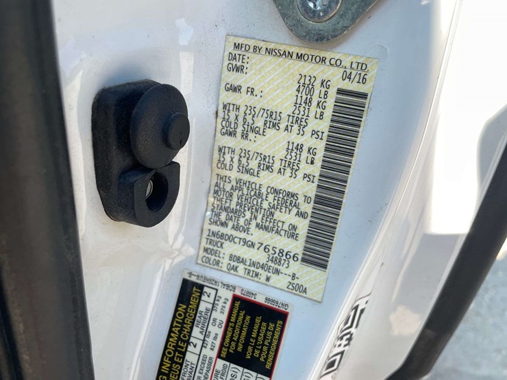 2016-nissan-frontier-image-27