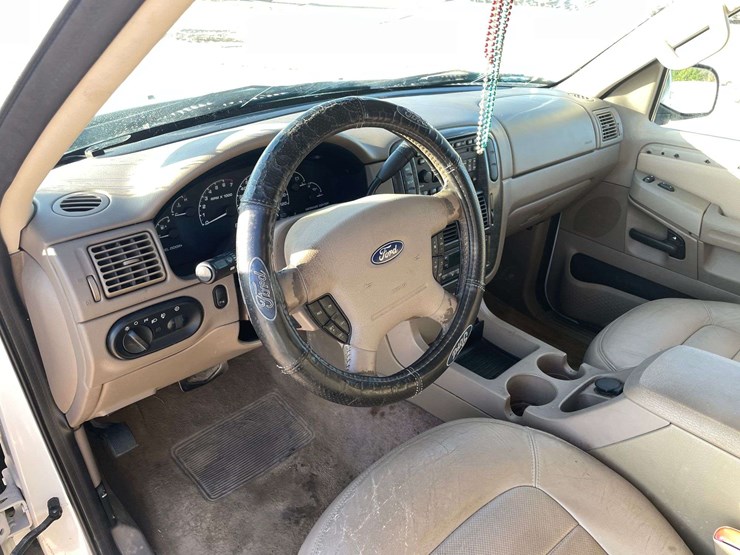 2002-ford-explorer-limited-image-11