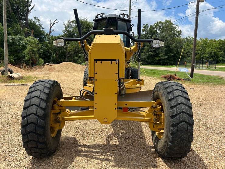 2020-caterpillar-140-image-8