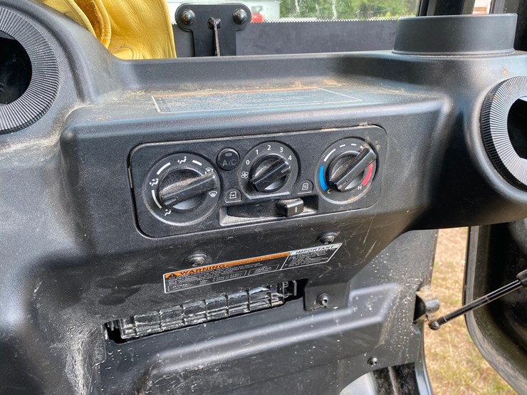 2020-kubota-rtv-x1100c-image-11