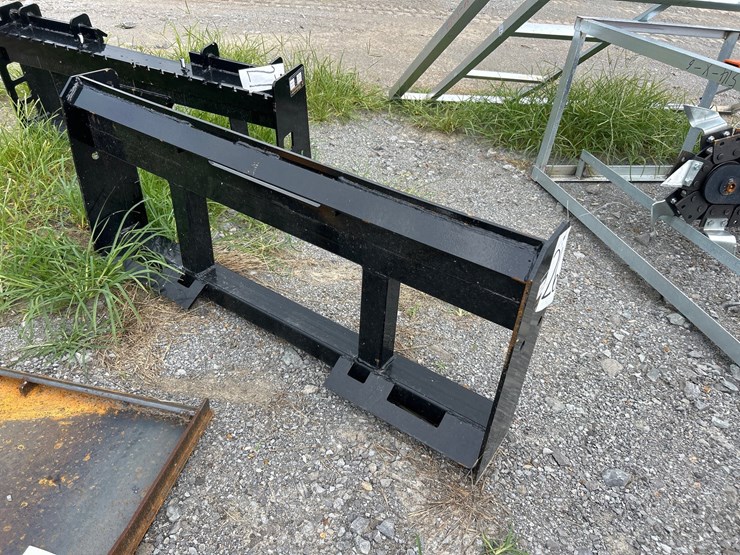 #26-•-pallet-fork-frame-for-skid-steer-image-2
