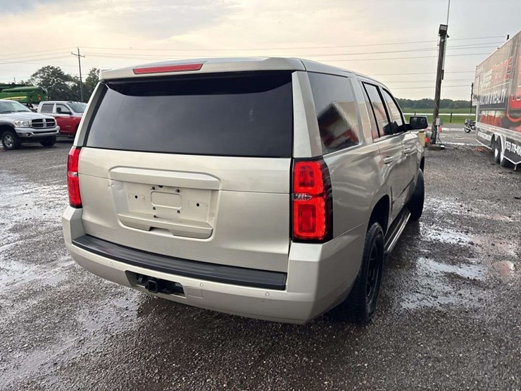 2017-chevrolet-tahoe-image-4