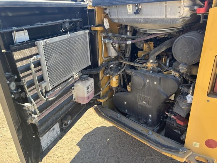 2019-caterpillar-272d2-image-37