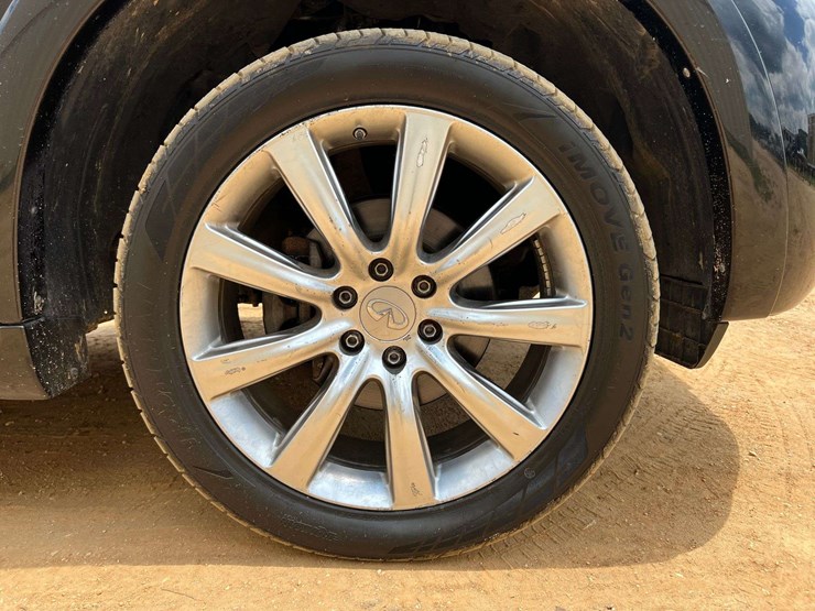 2012-infiniti-qx56-image-12