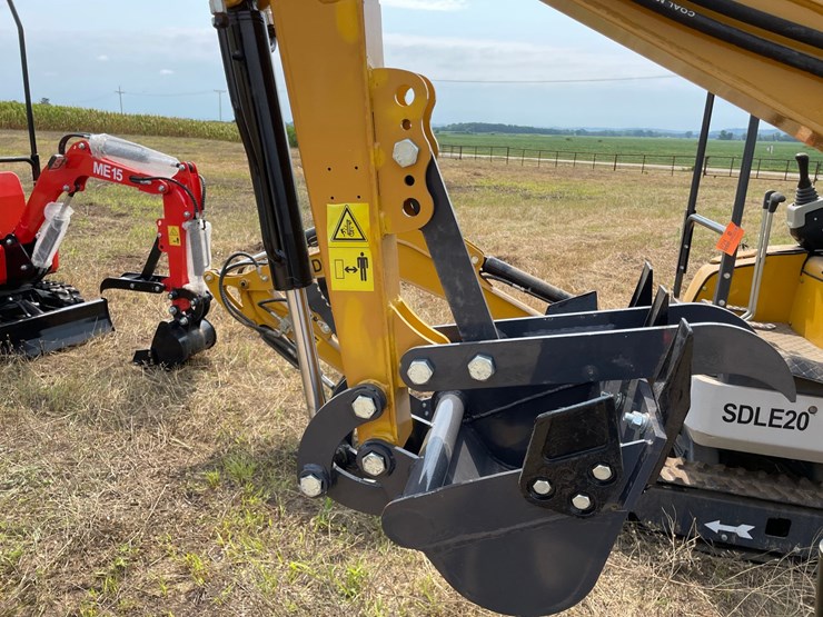 #9737-•-agt-mini-excavator-mx12rx-image-7