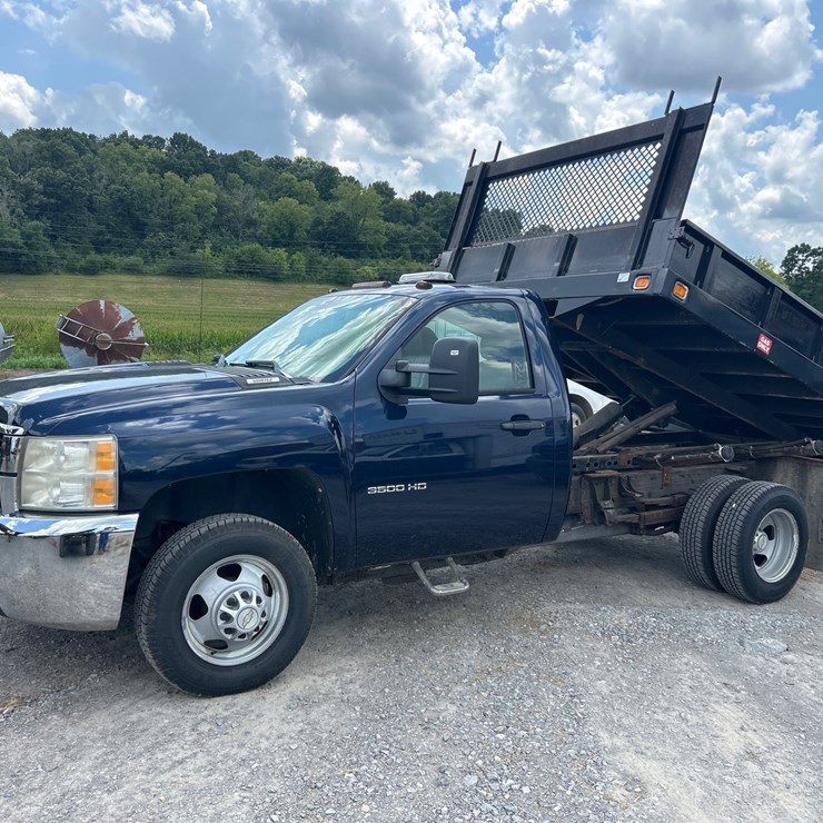 2009 CHEVROLET 3500