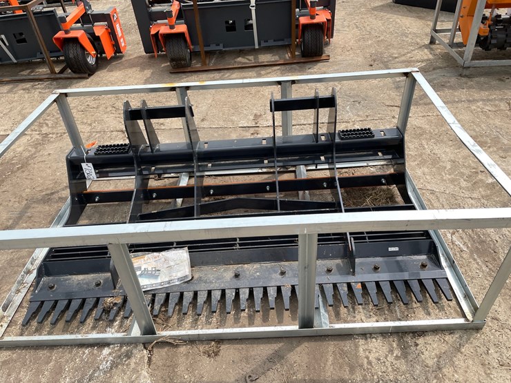 #9795-•-wolverine-skid-steer-land-leveler-attachment-image-2