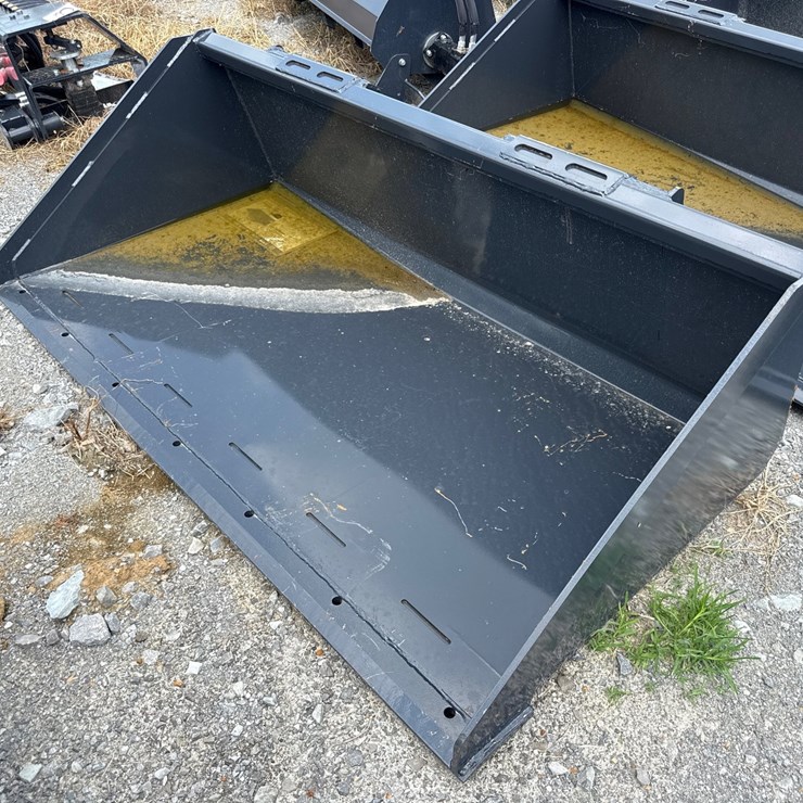 #70 • 66” SKID STEER SMOOTH BUCKET
