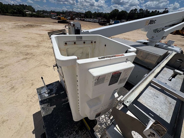 2012-altec-at200a-image-39