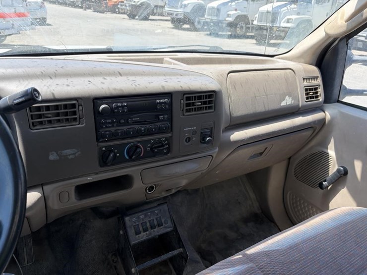 2004-ford-f350-image-18