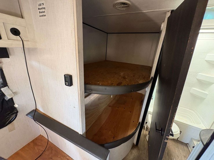 2022-heartland-trailrunner-29'-bumper-pull-travel-trailer-image-22