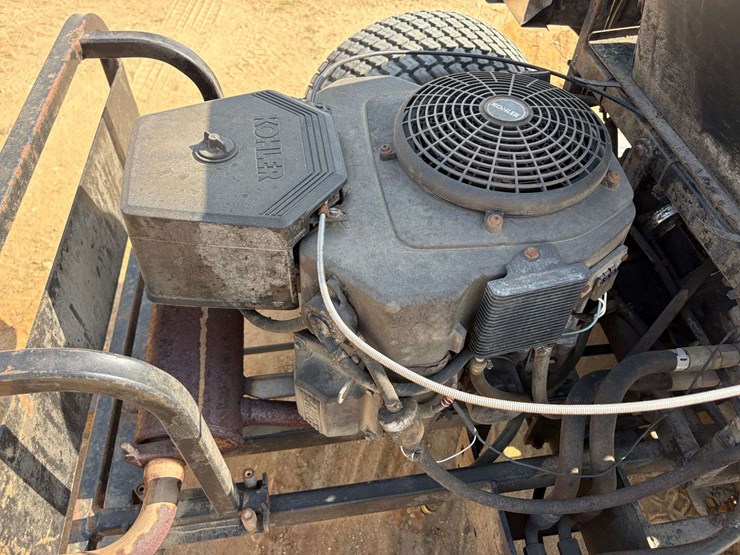 dixie-chopper-50"-zero-turn-lawn-mower-image-12