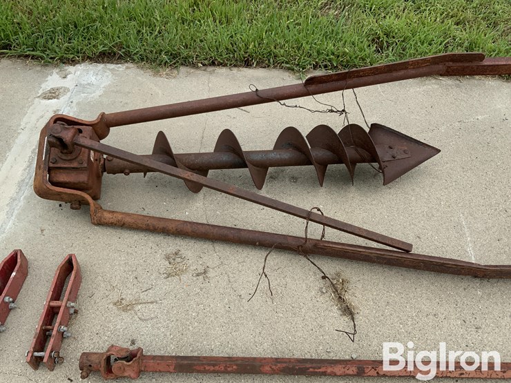 international-2-pt-post-hole-digger-image-12