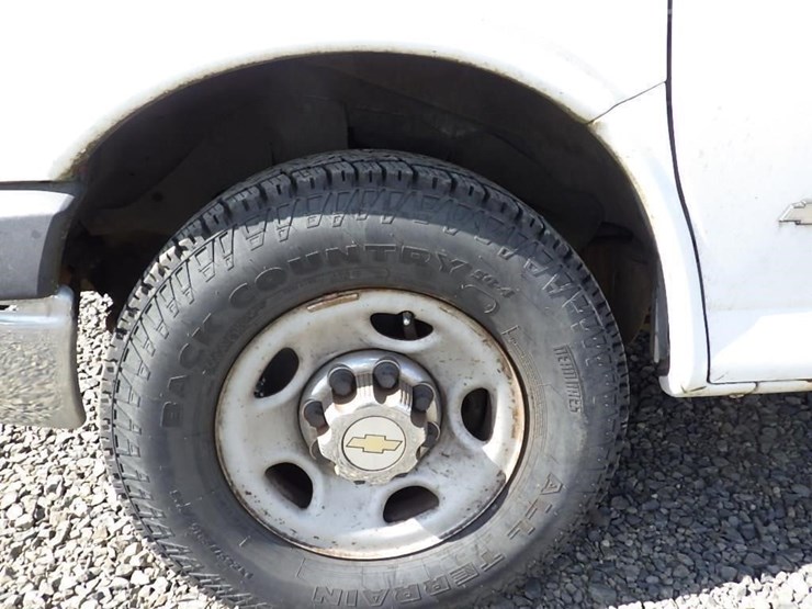 2003-chevrolet-3500-image-10